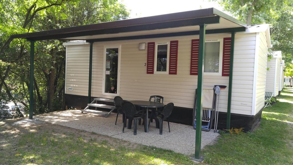 מנרבה דל גארדה Camping La Rocca מראה חיצוני תמונה