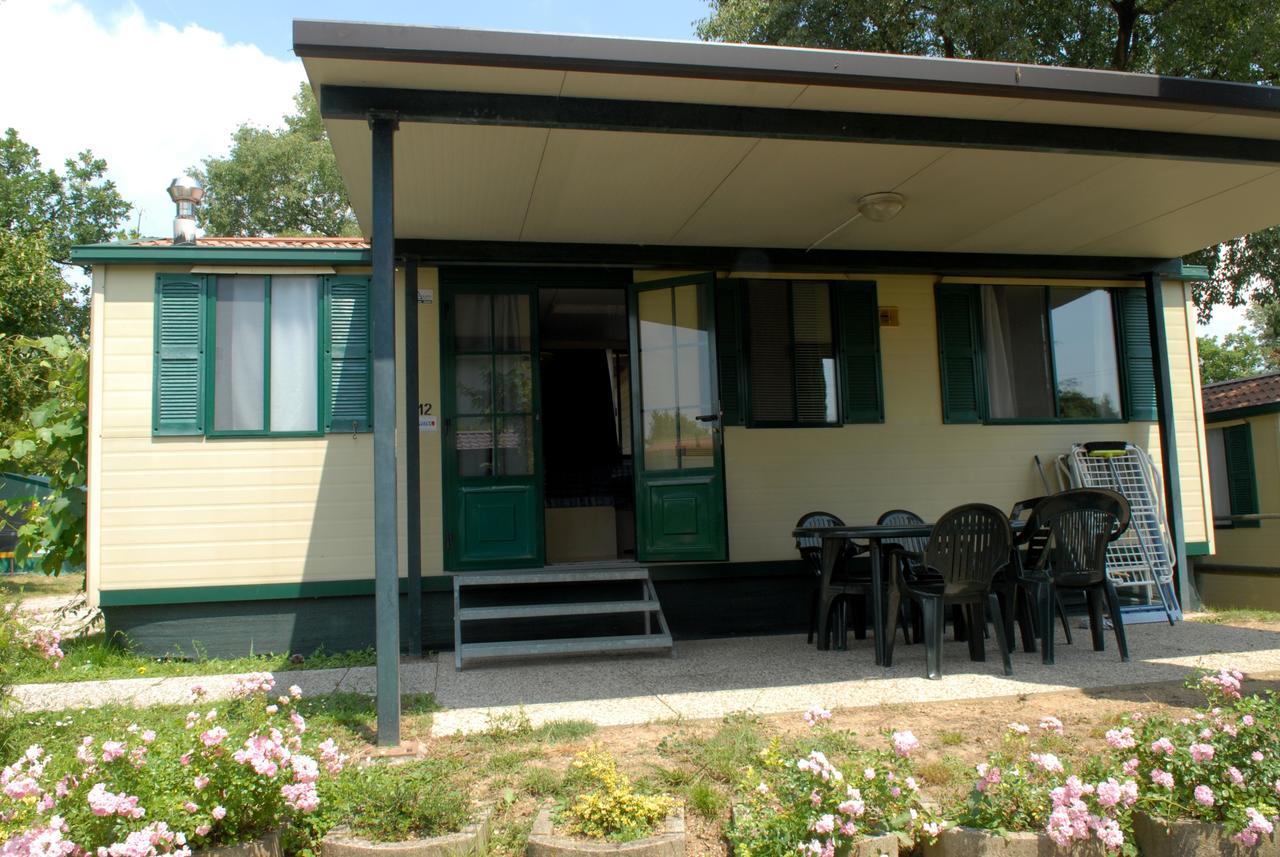 מנרבה דל גארדה Camping La Rocca מראה חיצוני תמונה