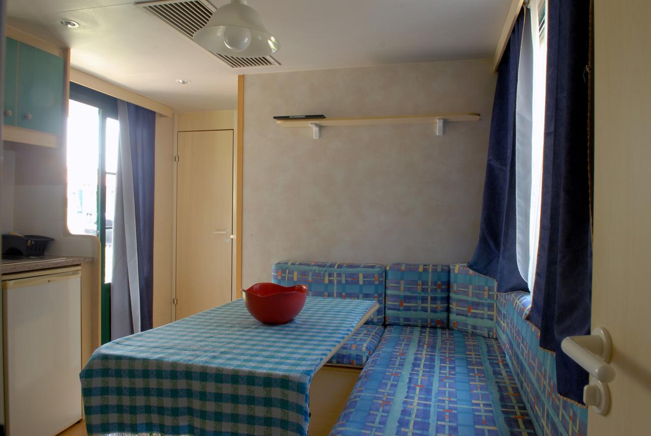 מנרבה דל גארדה Camping La Rocca מראה חיצוני תמונה