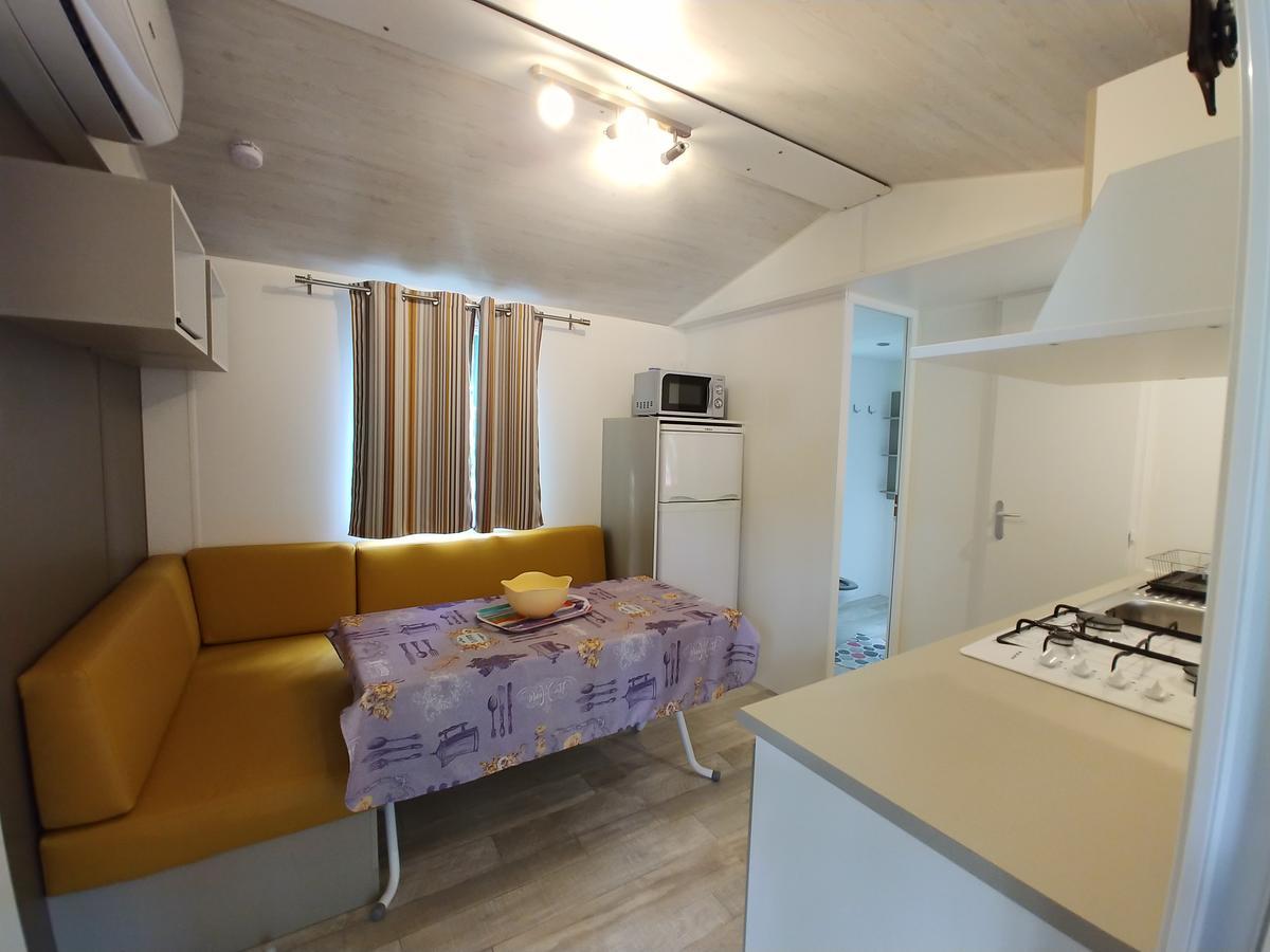מנרבה דל גארדה Camping La Rocca מראה חיצוני תמונה
